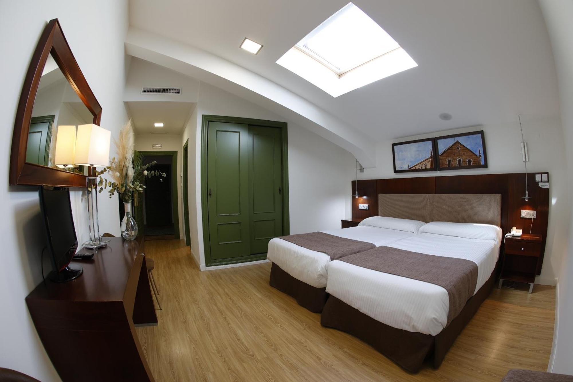 Hotel El Carmen Puente Genil Bagian luar foto