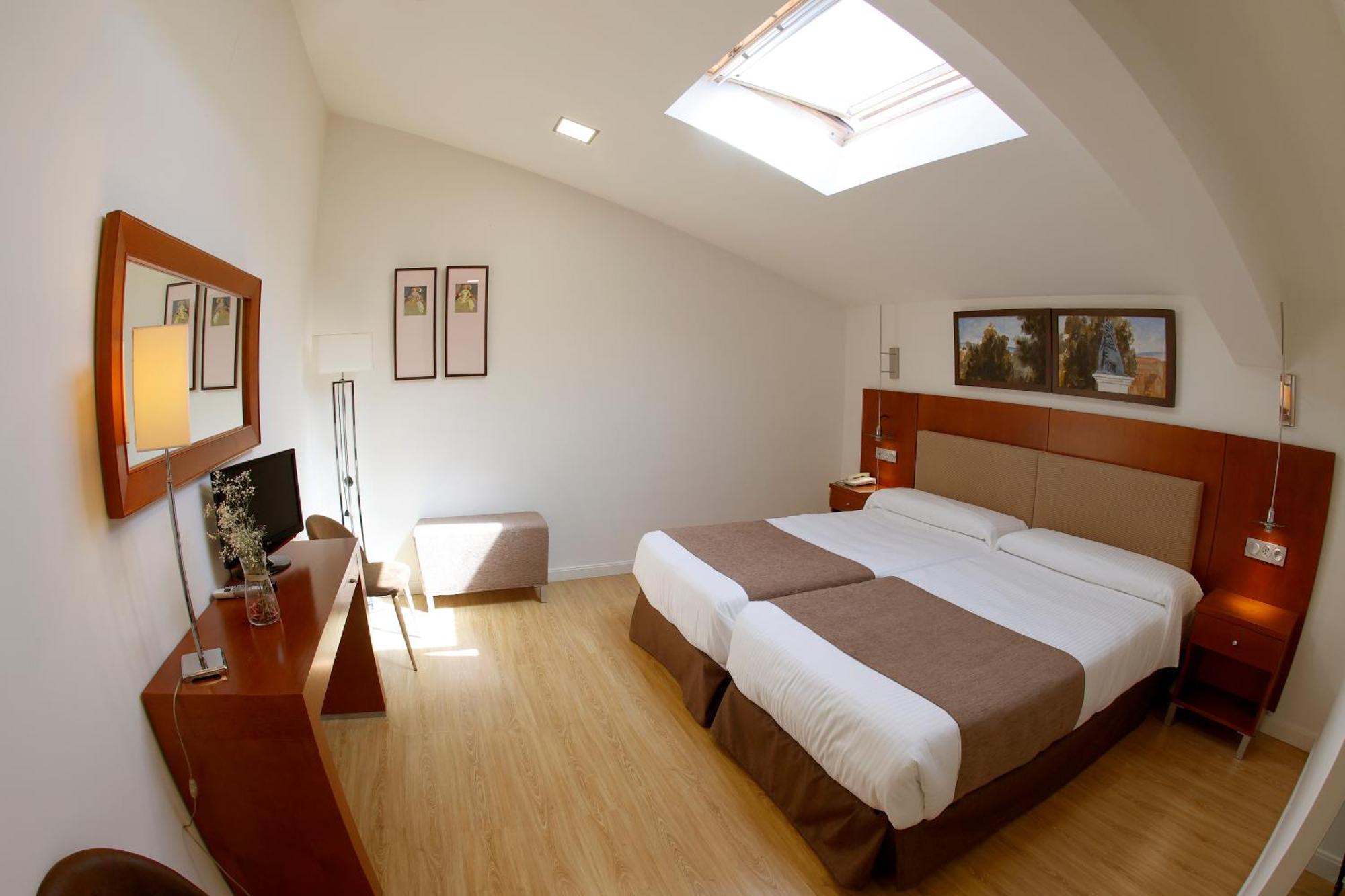 Hotel El Carmen Puente Genil Bagian luar foto